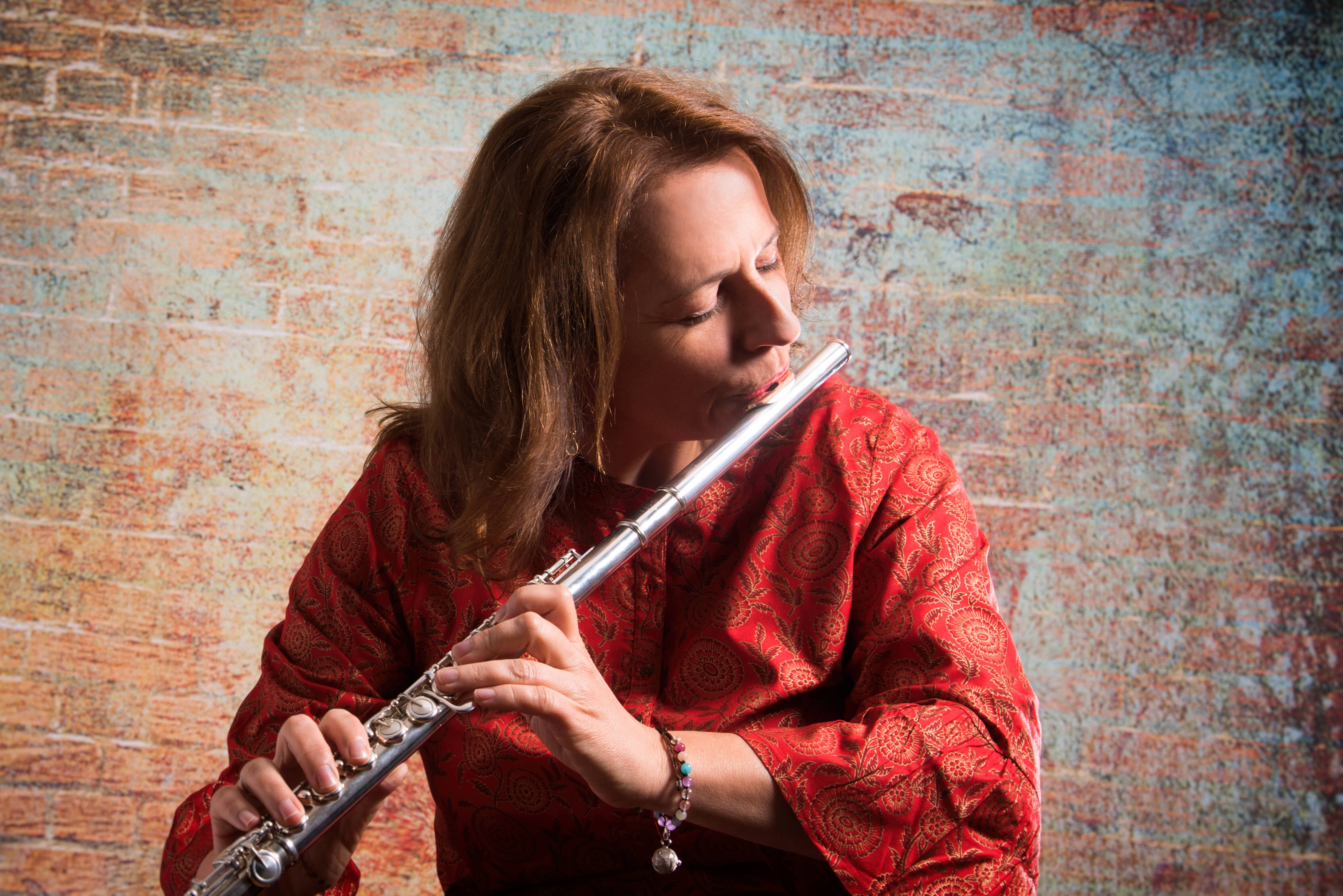 Beate Althammer-Eisele beim Querflöte spielen